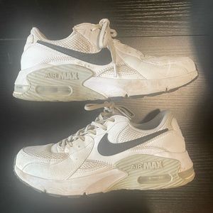 NIKE Women’s AirMax Excee Sneaker